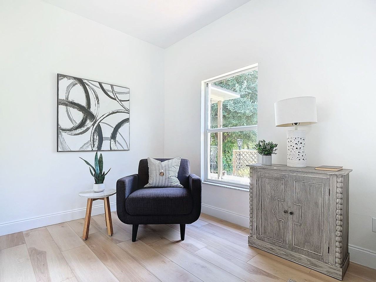 130 16th Ave Ne - Photo 7 of 50