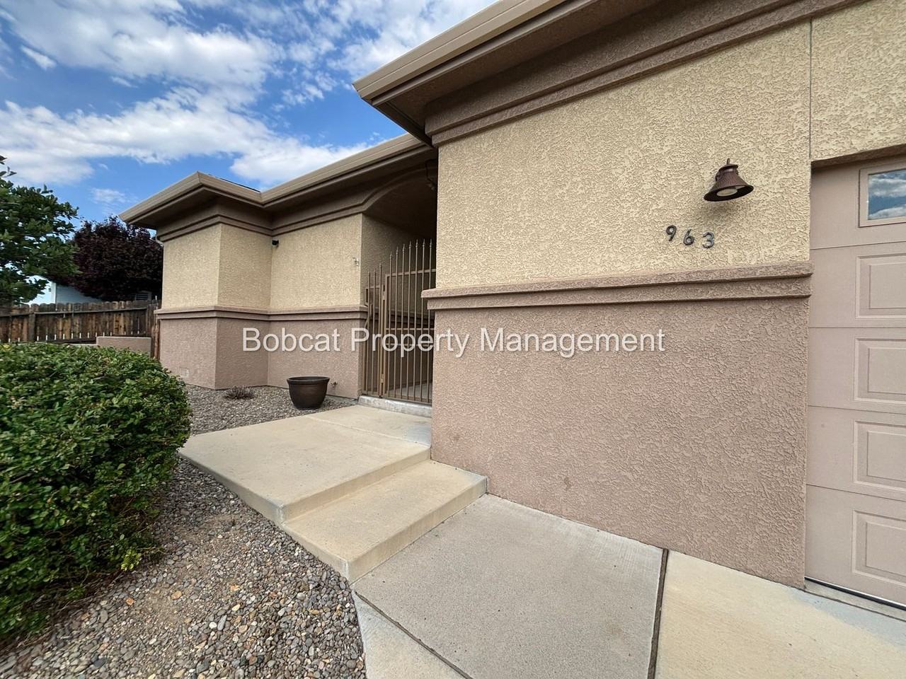 963 Ranchview Cir - Photo 2 of 50