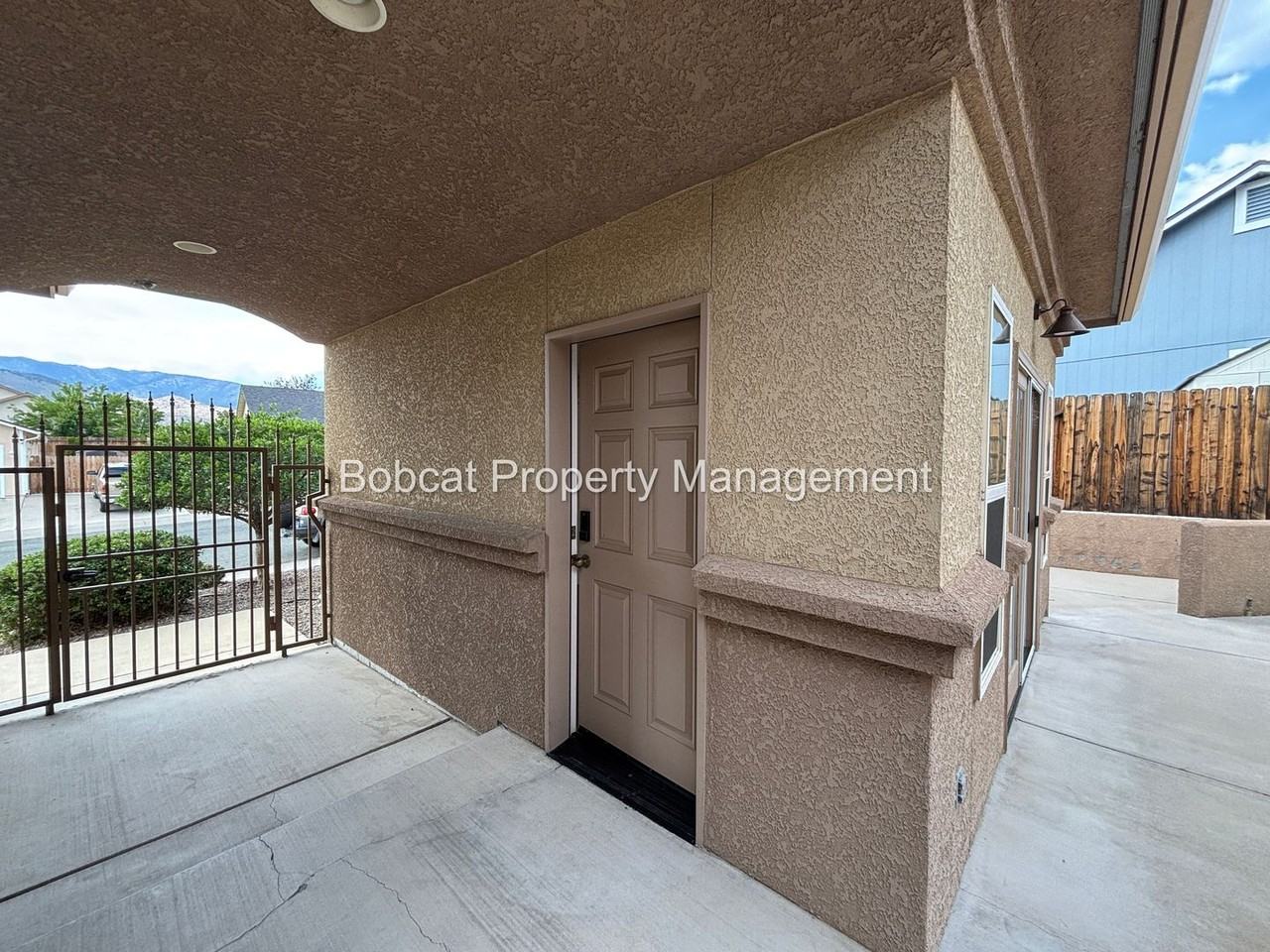 963 Ranchview Cir - Photo 4 of 50