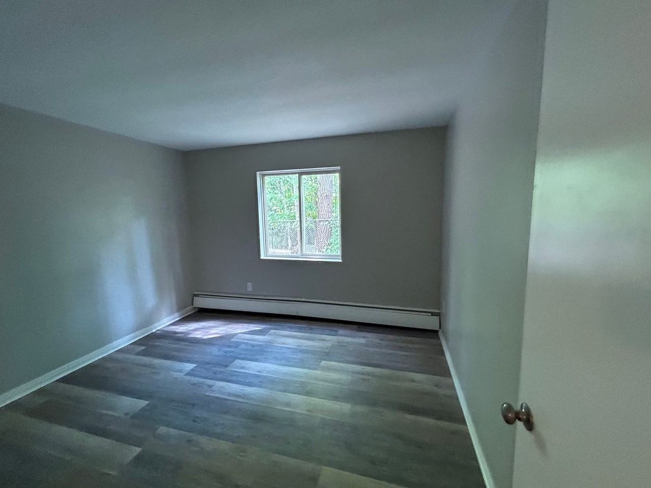 Creekside Apartments (AKA TInkers on 126th) - Photo 6 of 23
