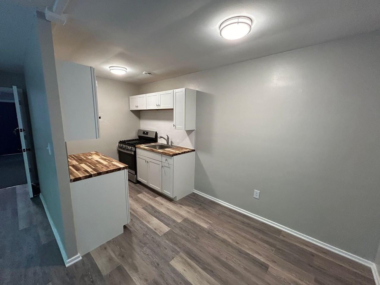 Creekside Apartments (AKA TInkers on 126th) - Photo 7 of 23