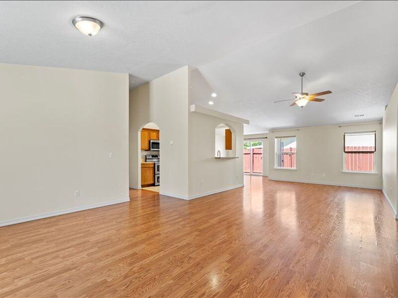 5708 Ochoco Ln - Photo 3 of 21