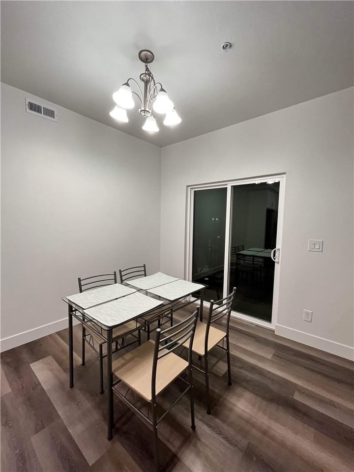 1076 Ws - Photo 3 of 11