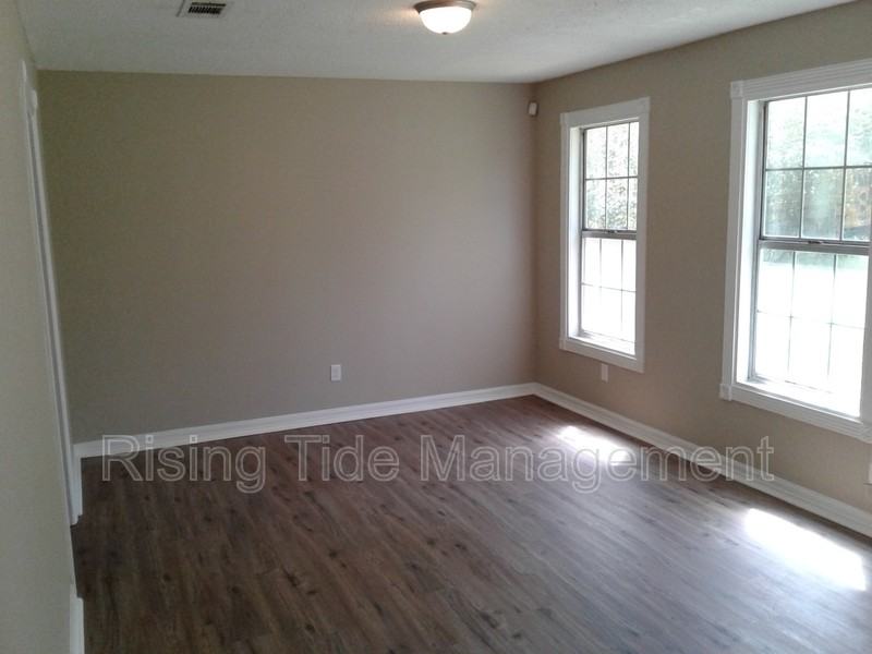 6109 Shady Ln - Photo 6 of 15