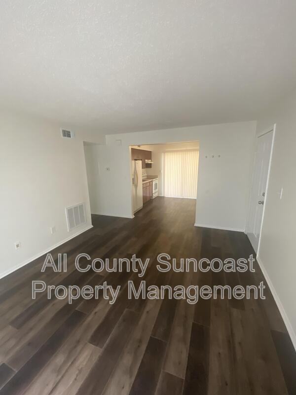 7450 35th St N #901 - Photo 3 of 12