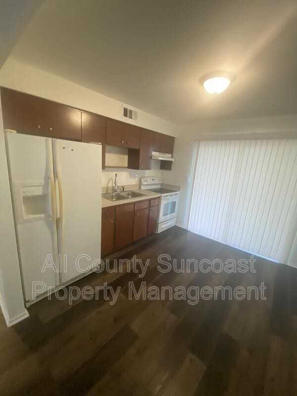 7450 35th St N #901 - Photo 5 of 12