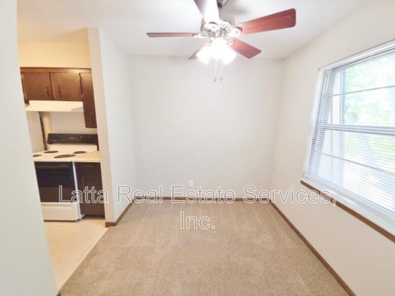 12502 E 40th St S #F - Photo 3 of 6