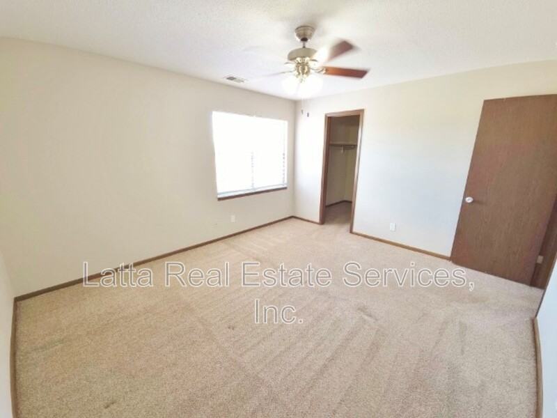 12502 E 40th St S #F - Photo 5 of 6