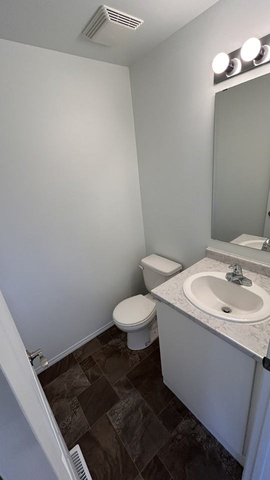 6319 122 Ave Nw - Photo 6 of 17