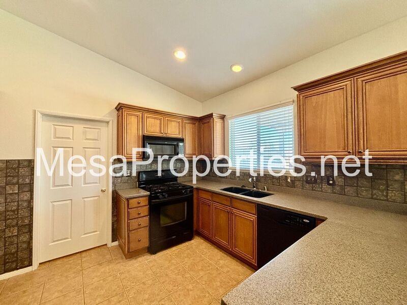 21172 Cabernet Ln - Photo 5 of 22