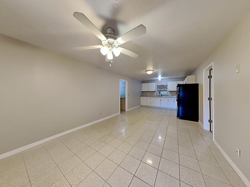 1431 Seminola Blvd #1 - Photo 4 of 16