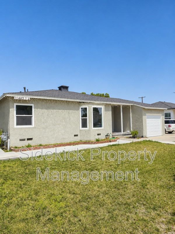 11443 Dicky St - Photo 2 of 17