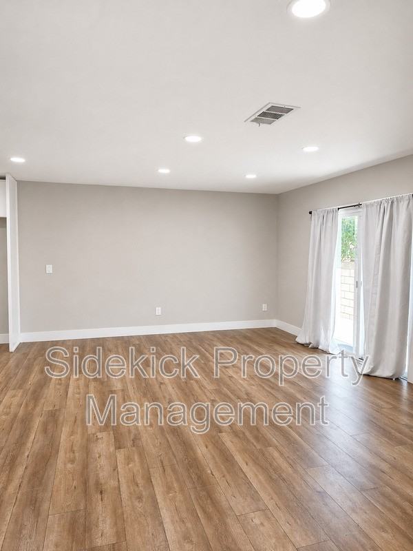 11443 Dicky St - Photo 5 of 17
