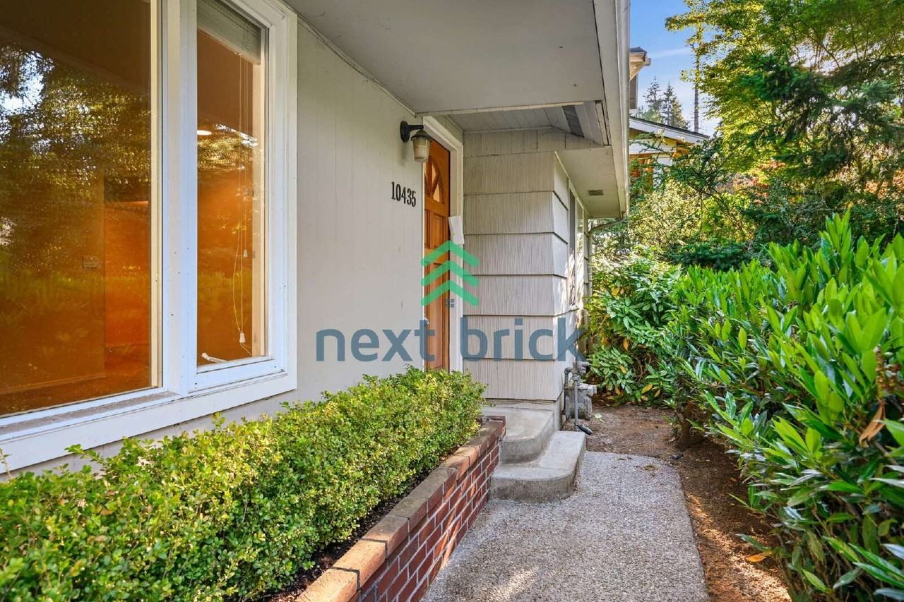 10435 Se 13th St - Photo 2 of 17