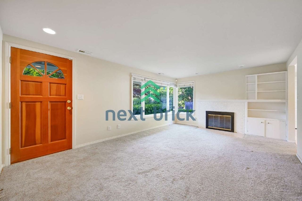 10435 Se 13th St - Photo 3 of 17