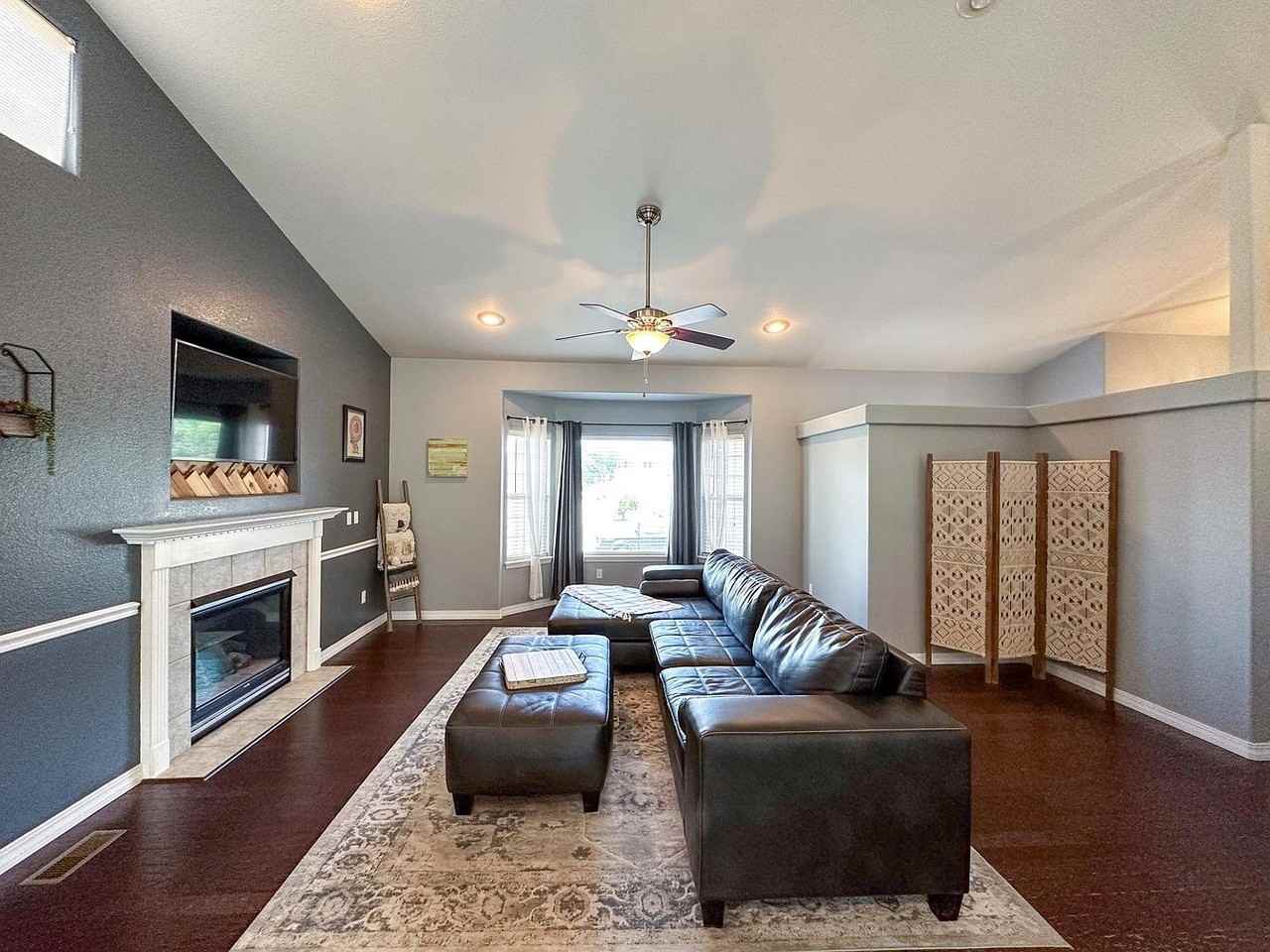 2705 Stone Creek Rd - Photo 3 of 42