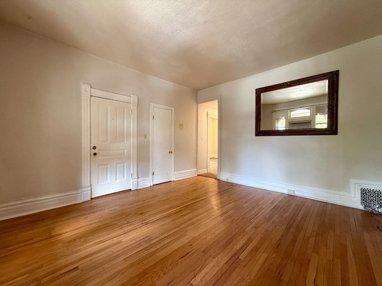 662 S Pearl St #1 - Photo 5 of 13
