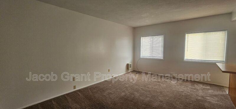 676 Memorial Dr #204 - Photo 7 of 8