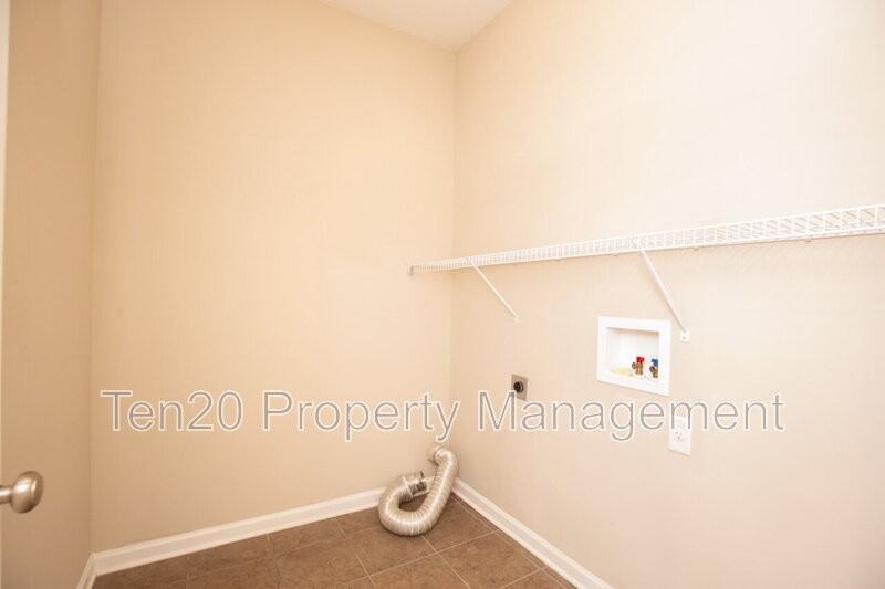 2510 Ridgewood Way - Photo 3 of 32