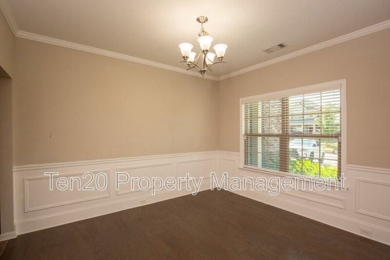 2510 Ridgewood Way - Photo 4 of 32