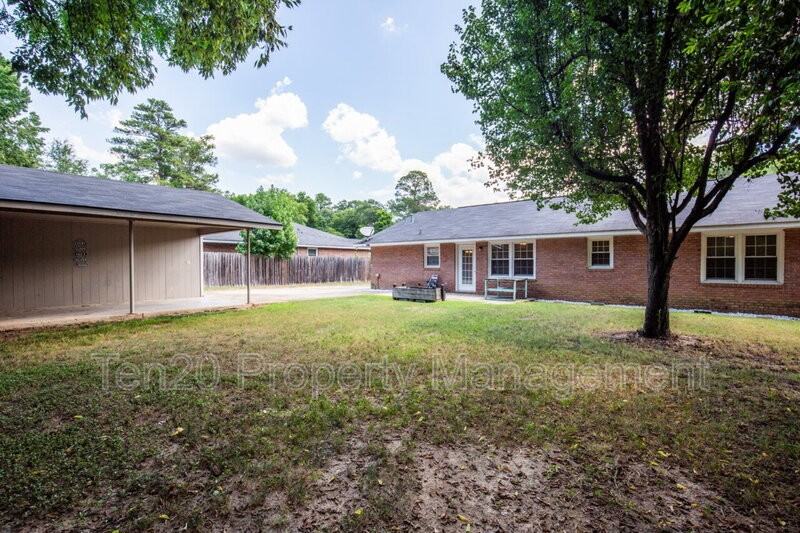 5827 Gene Ave - Photo 2 of 22