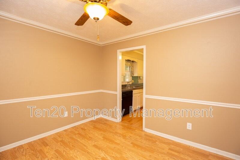 1430 Lokey Dr - Photo 5 of 21
