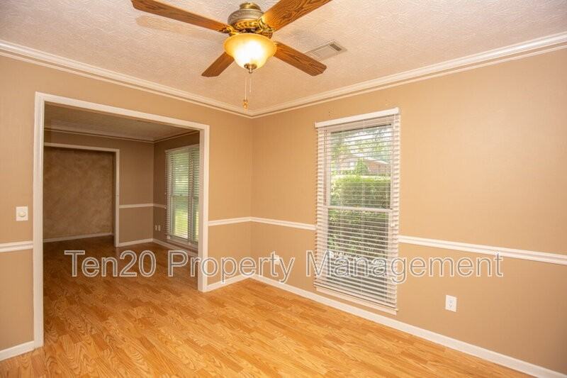 1430 Lokey Dr - Photo 6 of 21