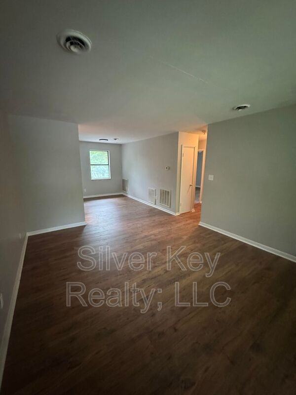 1206 Knoxville Ave #5 - Photo 2 of 16