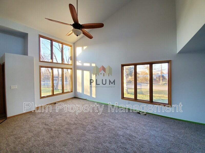 2360 Village Sq - Photo 2 of 19