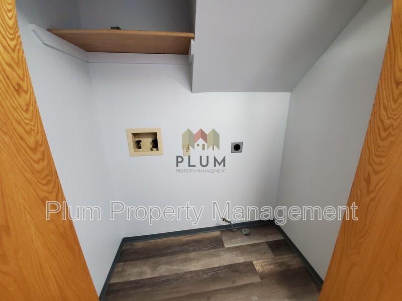 2360 Village Sq - Photo 7 of 19