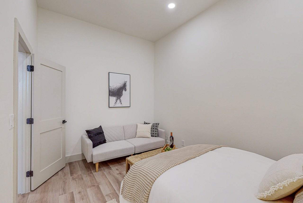223 Sierra Dr Se #B1 - Photo 3 of 18