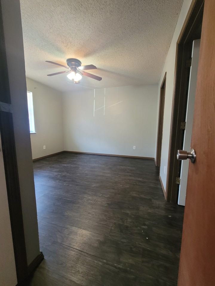 108 Love St #E6 - Photo 4 of 10
