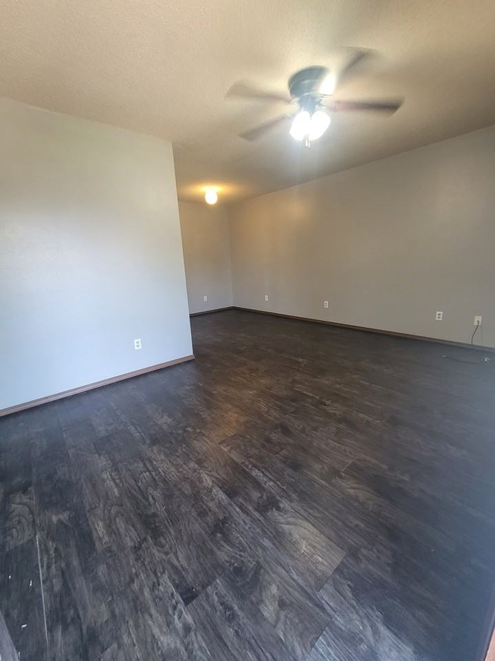 108 Love St #E6 - Photo 7 of 10