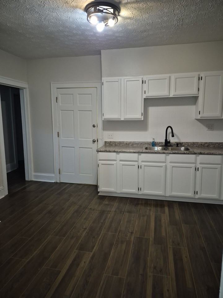 3741 E 118th St #1 - Photo 5 of 7