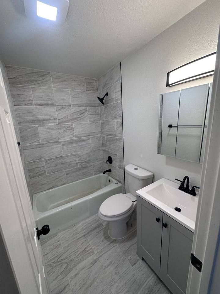 802 E 10th Ave #10 - Photo 5 of 8