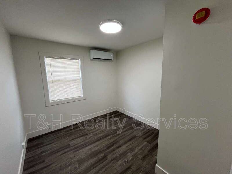 1124 S East St - Photo 6 of 13