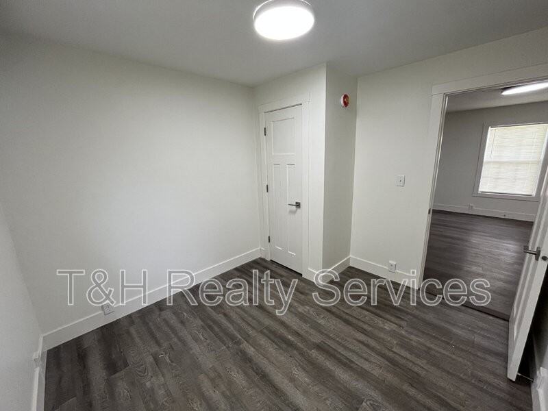 1124 S East St - Photo 7 of 13