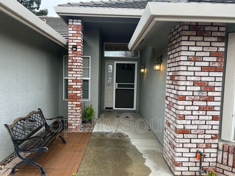 1769 Nehemiah Dr - Photo 3 of 29