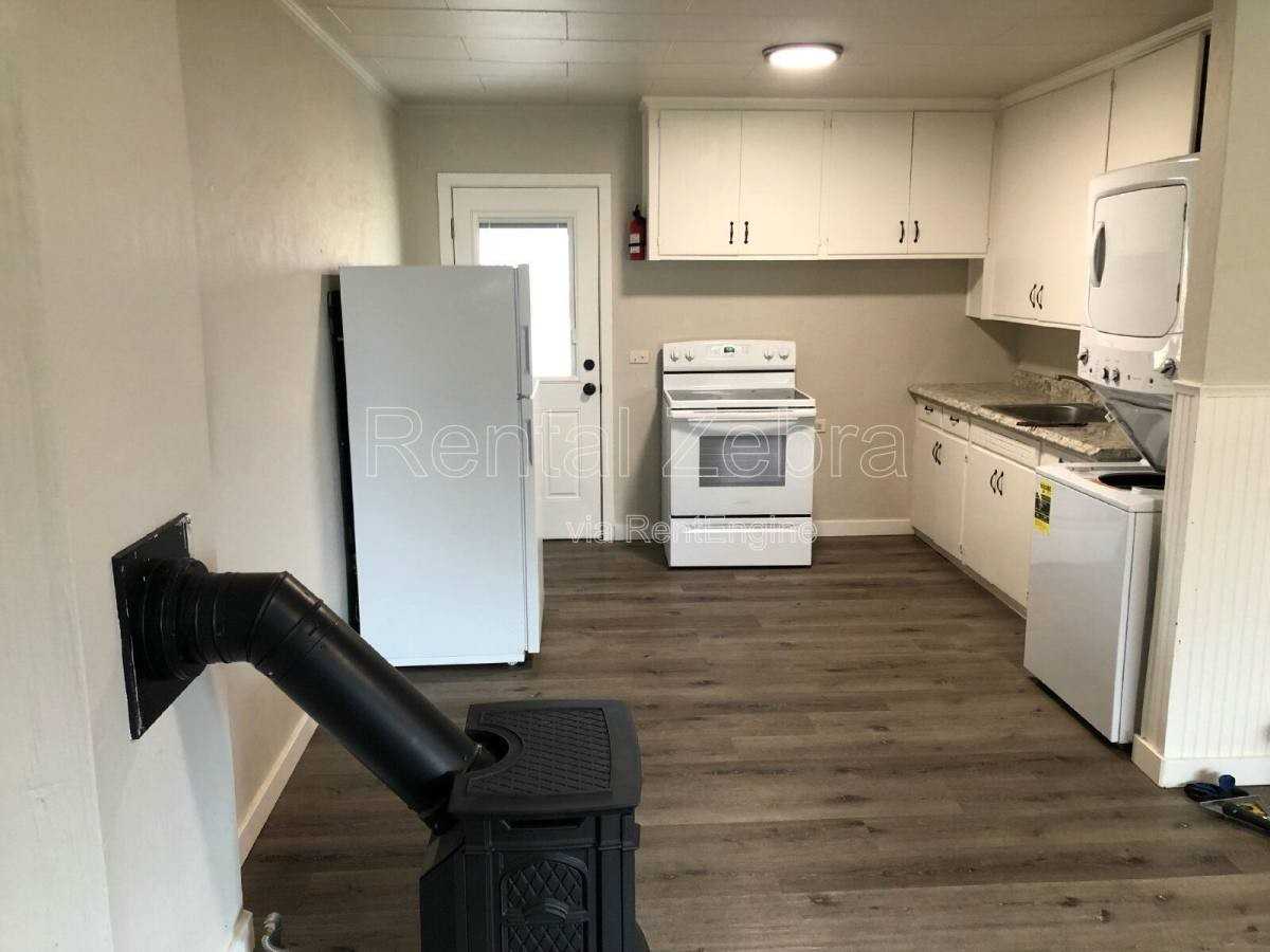 1332 Ne Del Norte Ave - Photo 2 of 10