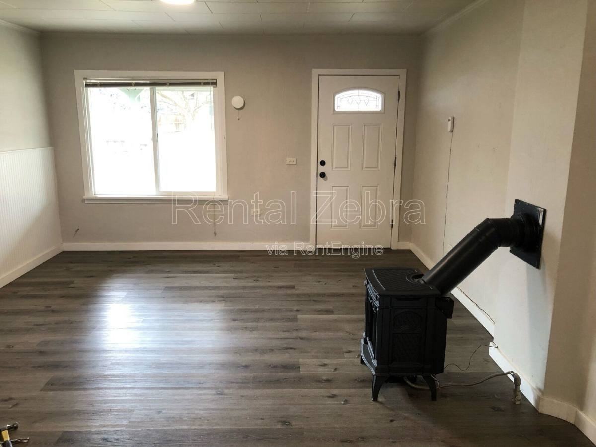 1332 Ne Del Norte Ave - Photo 3 of 10
