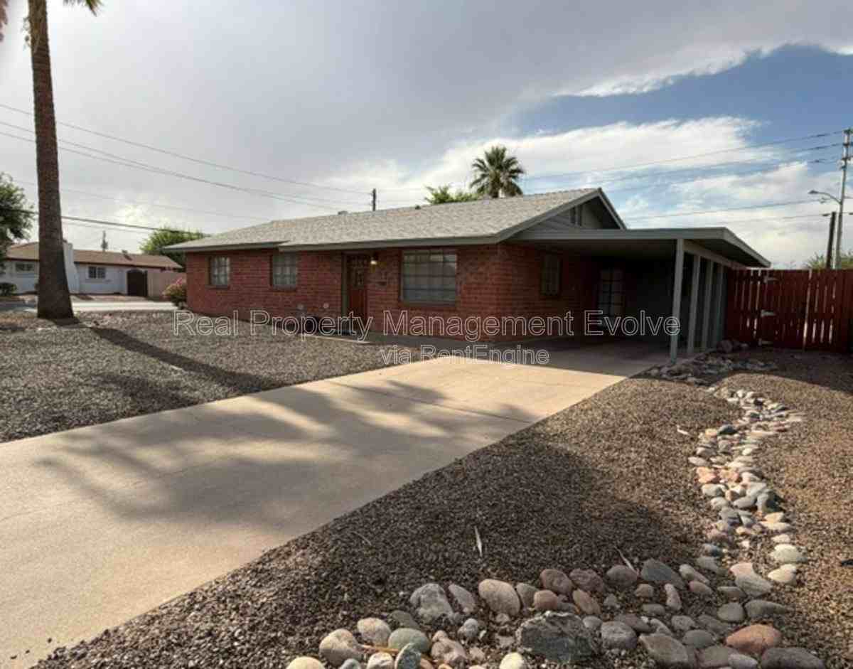 2246 W Mulberry Dr - Photo 3 of 10