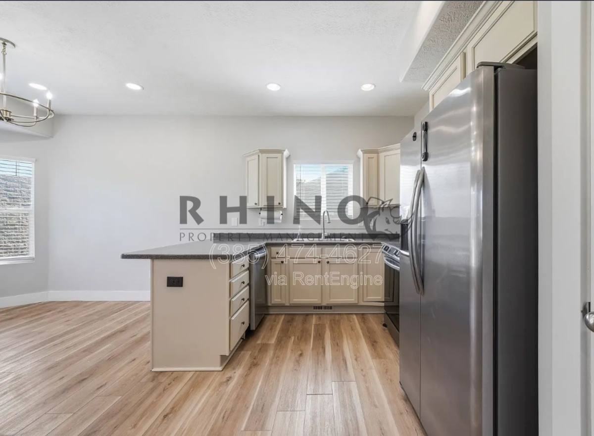 2230 N 2270 W - Photo 3 of 10