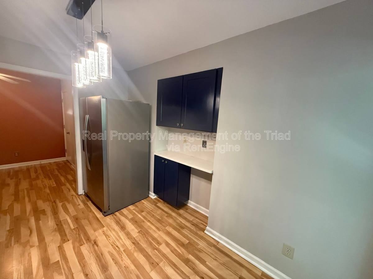 2937 Oaktop Cir - Photo 2 of 10
