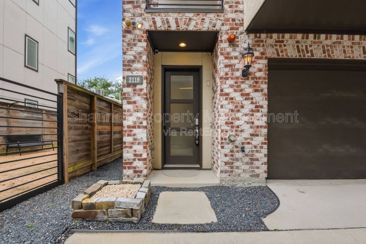 2119 Taft St - Photo 3 of 10