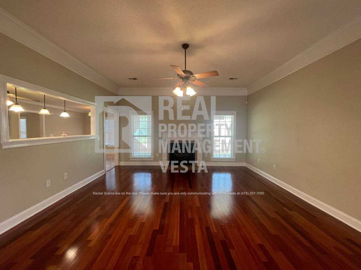 106 Galloway St - Photo 2 of 10