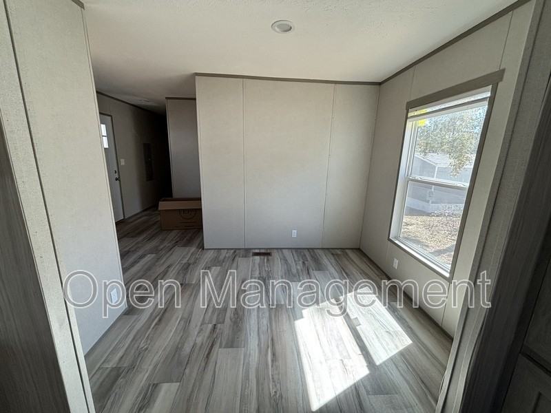 356 Bayhead Dr - Photo 6 of 11