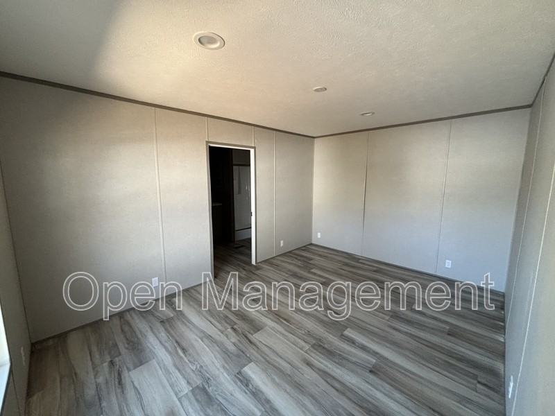 356 Bayhead Dr - Photo 7 of 11