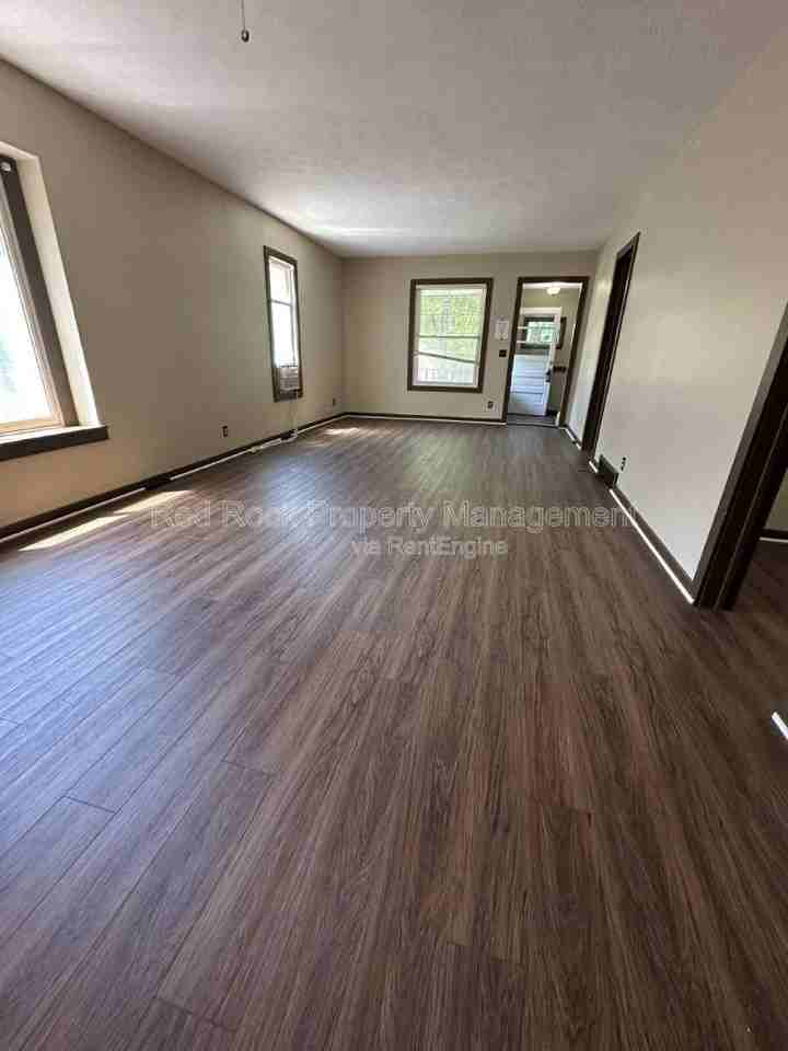 835 Elm St - Photo 3 of 10