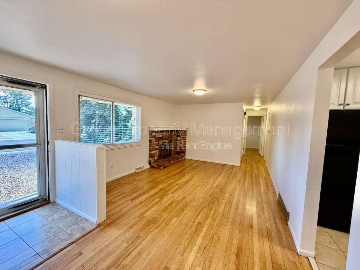 1125 W 8th Avenue Dr - Photo 3 of 10