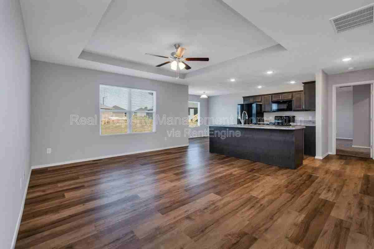 971 Genevieve Ave - Photo 3 of 10